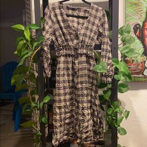 Zara Basic Long Sleeve Below Knee Dress - Plaid